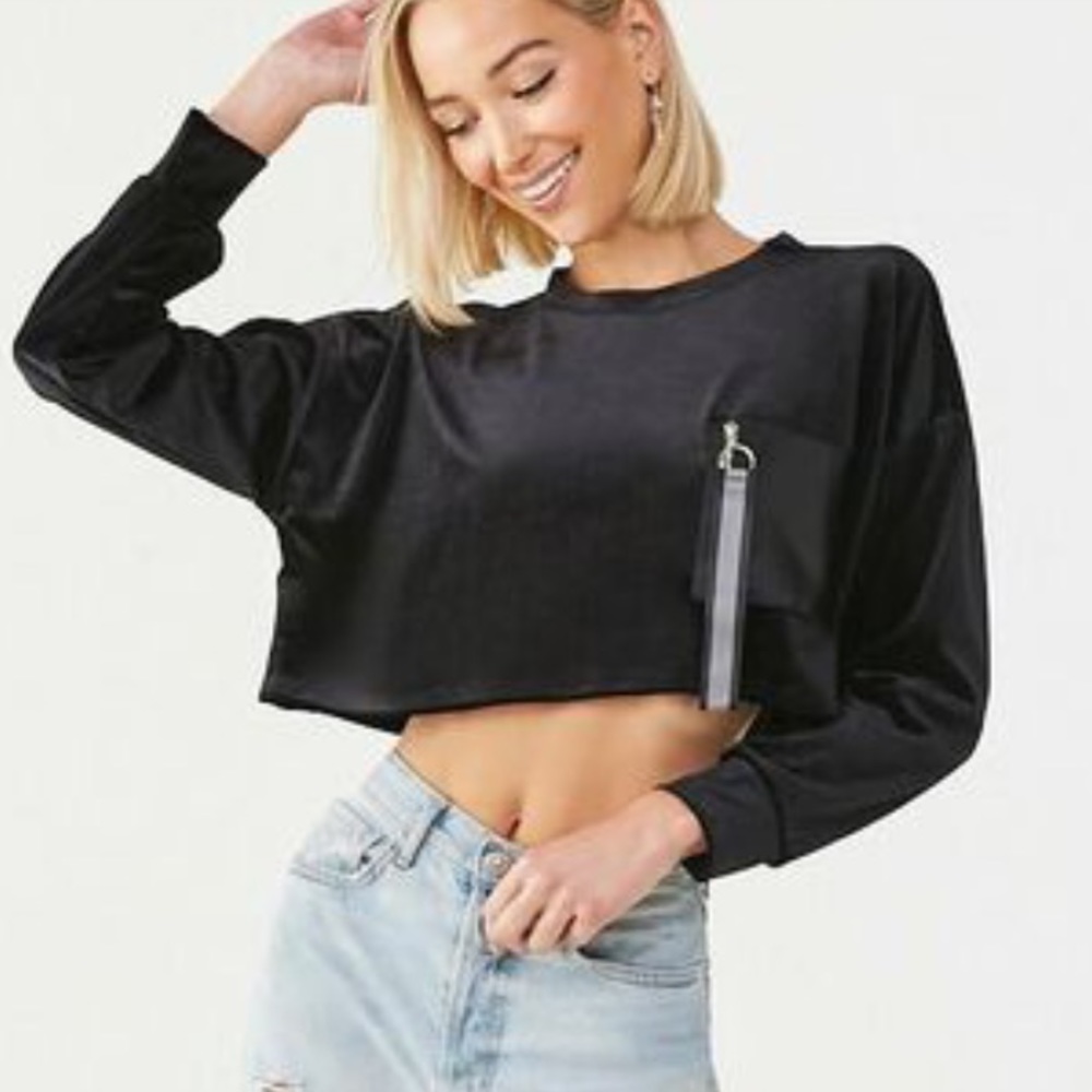 🌺 NWT Black Velvet Long Sleeve Crop Top - Picture 2 of 9